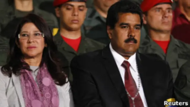 نیکلاس مادورو و همسرش