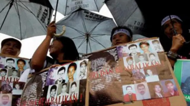 Keluarga korban kasus penculikan terus menjalin kontak untuk saling menguatkan.