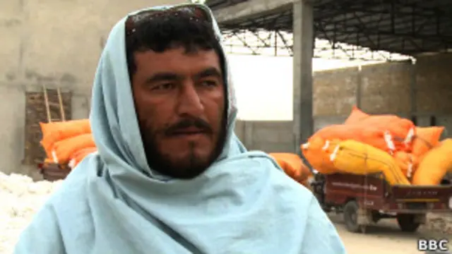 حمیدالله وايي ''د پومبې بیه دومره ټېټه ده چې ان خپل د تولید قیمت هم پوره کولی نه شي''.