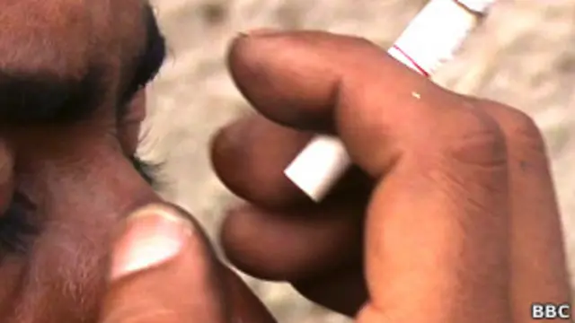 فضل، چې درې ماشومان هم لريو وايي کابل کې په نشه توکو ډېر روږدی شو.