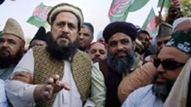 صاحبزداہ فضل کریم کے انتقال کے بعد ان کے فرزند آزاد حیثیت سے الیکشن لڑ رہے ہیں