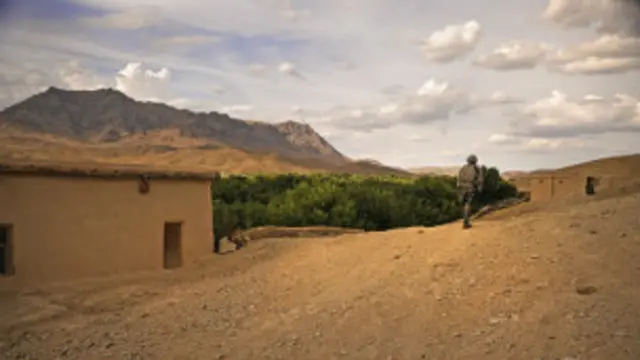 ځاي اوسیدونکې ادعا کوي، چې دهاوان مرمۍ د افغان پوځیانو له خوا د دوې پر کورنو توغول شوې