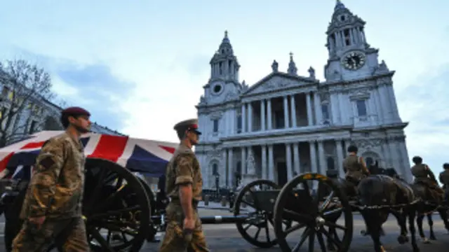 لقطة من تجربة الأداء على مراسم جنازة ثاتشر