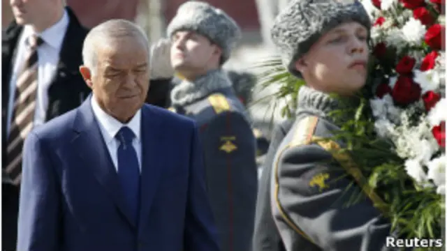 Музокаралардан олдин Президент Ислом Каримов Москвадаги Номаълум аскар қабрига гулчамбар қўйди.