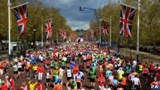 Участники лондонского марафона 2012