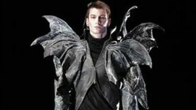 Одяг з колекції "Осінь-зима 2013" Ешера Левайна ніколи не загубиться: його можна вистежити за допомогою Bluetooth