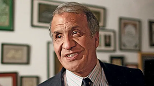 مسعود خلیلی شاعر و نویسنده هم هست.