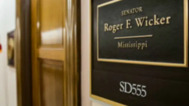 रोजर विकर का दफ़्तर