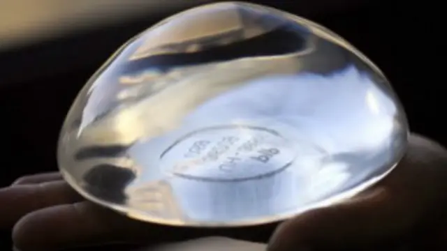 ब्रेस्ट इम्प्लांट