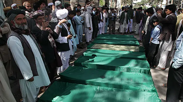 په هرات کې د عدلي طب چارواکو ویلي، وژل شوي کسان په سمه توګه نه دي ساتل شوي، او دا هم لا جوته نه ده، چې دوی څه ډول وژل شوي. 