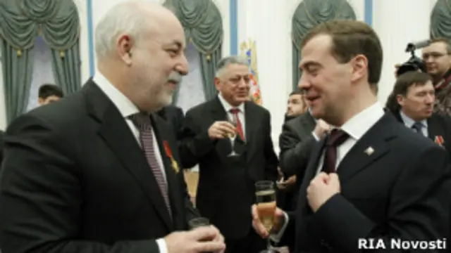 Вкитор Вексельберг и Дмитрий Медведев