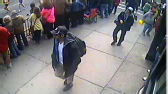 صورة عرضها مكتب التحقيقات لمشتبه بهما في تفجيرات بوسطن