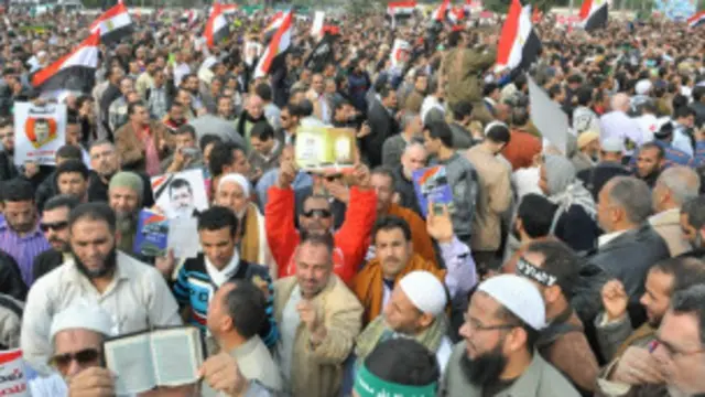 "أرشيف" تعقد مظاهرات "تطهير القضاء" وسط خلافات بين التيارات الإسلامية 