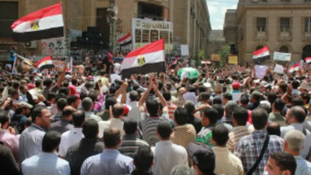 النيابة تحقق من 19 متهما في إشتباكات جمعة "تطهير القضاء"