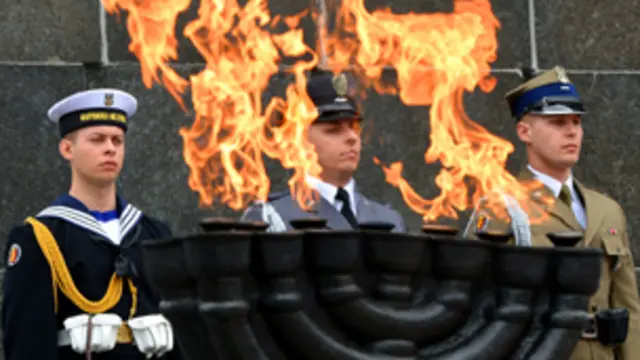 جمع النازيون يهود وارسو في مساحة صغيرة هي الغيتو