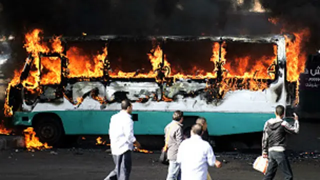 د روغتون دروازې تړل شوي او نور ټپيان نه مني، خو په ټپيانو بار امبولانسونه اوس هم روغتون ته ور روان دي