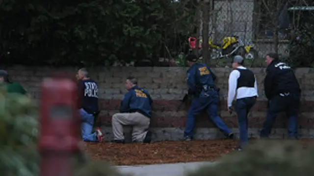 बॉस्टन मैराथन में सोमवार धमाकों के बाद से ही संदिग्धों की तलाश जारी थी