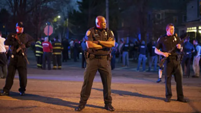 پولیس وايي، تورن د واټر ټاون یوه کور شا ته په یوه کوچنۍ کښتۍ کې پټ شوی و.