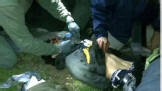 وكان جوهر مصابا ومختبئا في قارب في حديقة احد المنازل