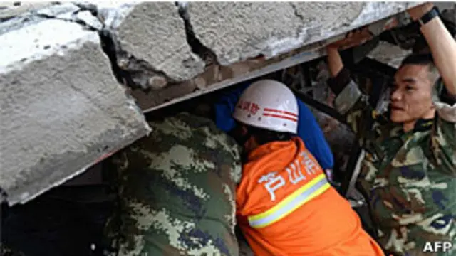 روستاهای نزدیک به کانون اصلی زلزله تقریبا به طور کامل تخریب شده‌اند