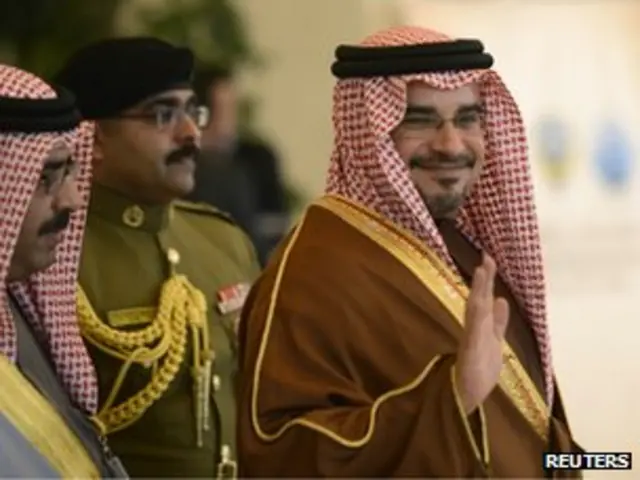 ولیعهد سلمان بن حمد پای مسابقات فرمول ۱ را به بحرین باز کرد