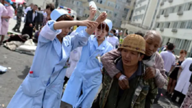 آثار الزلزال