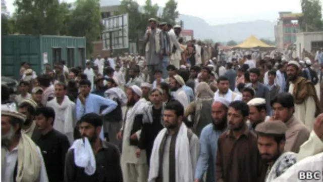 معترضان والی ننگرهار را به فساد و غصب زمین‌های دولتی متهم کردند