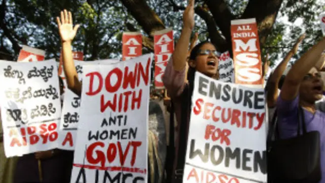 दिल्ली की सड़कों पर उतरा गुस्सा