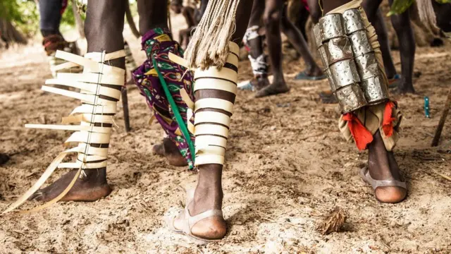 Kiçi güləşçilərin geyimlərinin fraqmenti.