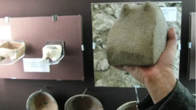 кам'яна змія з Черкас