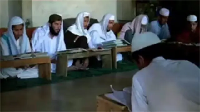 کشمور سے لےکر کراچی تک قومی شاہراہ، انڈس ہائی وے اور سپر ہائی وے کی دونوں جانب بڑی تعداد میں مدارس قائم ہوئے ہیں