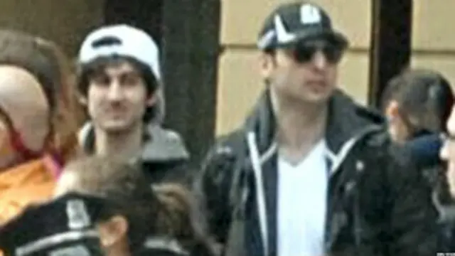 Hai anh em nhà Tsarnaev trước khi vụ nổ xảy ra