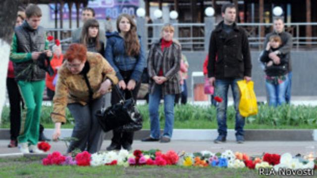 Белгород, цветы у места трагедии