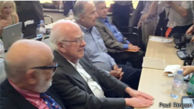 Francois Englert, Peter Higgs, Carl Hagen y Gerald Guralnik.