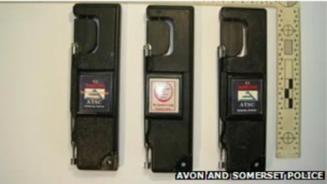 जेम्स मेकक्रॉमिक का ये उपकरण गोल्फ़ की गेंद को ढूँढ़ने के आधार पर काम करता है.