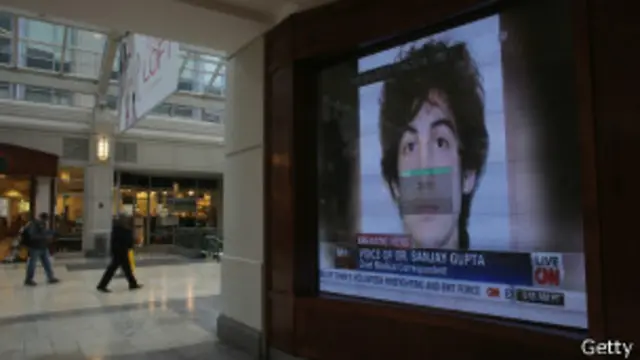 Фото Джохара Царнаева на улице Бостона