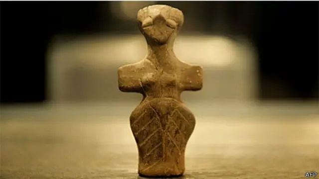 Estátua do período neolítico (AFP)