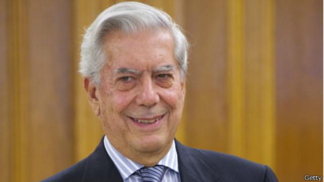 El escritor peruano Mario Vargas Llosa