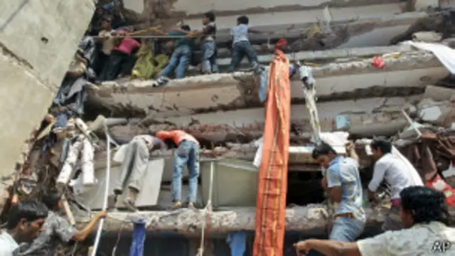 Рабочие швейной фабрики