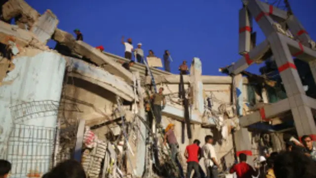 تر کنډوالې لاندې د لاندې شویو کسانو سخت لټون روان دی.