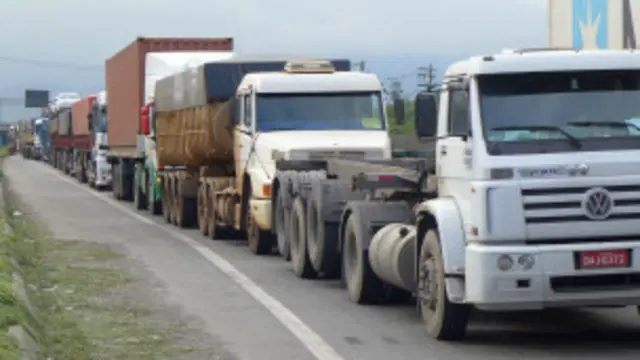 د انهم سپریم شرکت د میلیاردونو ډالرو قراردادونه ترلاسه کوي چې په افغانستان کې مېشتو بهرنیو ځواکونو ته اکمالات ورسوي.