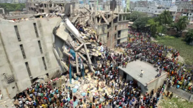 بنګله دېش کې د خوندیتوب له پلوه نیمګړۍ ودانۍ اکثر مهال نړېږي او یا په کې اور لګېږي. 