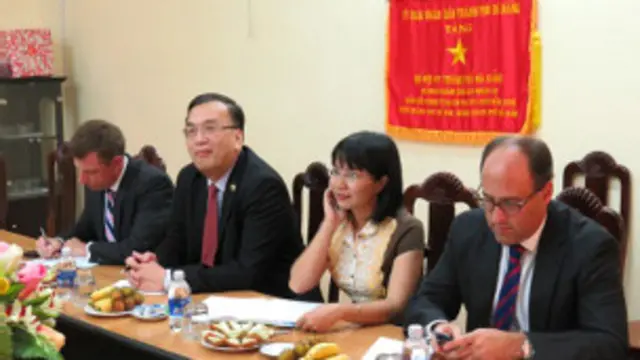 Ông Lê Thành Ân (thứ ba từ phải sang) trong một chuyến đến thăm Đà Nẵng