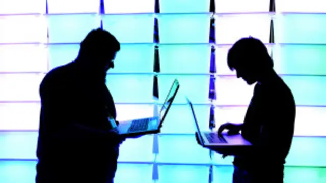 इंटरनेट पर हमला करनेवालों की पहचान करना अक्सर मुश्किल होता है.