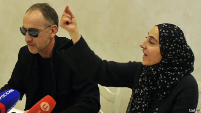 خانم سارنایف در داغستان اتهام دست داشتن پسرانش در بمب گذاری را رد کرده است.