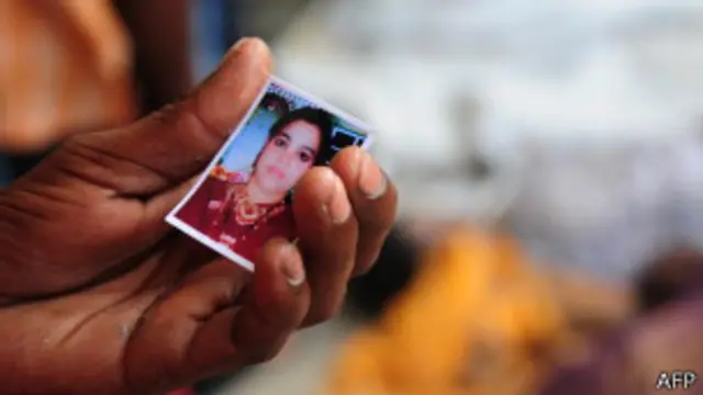 اب تک عمارت کے ملبے سے صرف 40 افراد کو زندہ نکالا جا سکا ہے