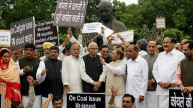 कोयले की खदान के आवंटन में कथित घोटाले को लेकर विपक्ष ने संसद और संसद के बाहर जमकर विरोध किया है.