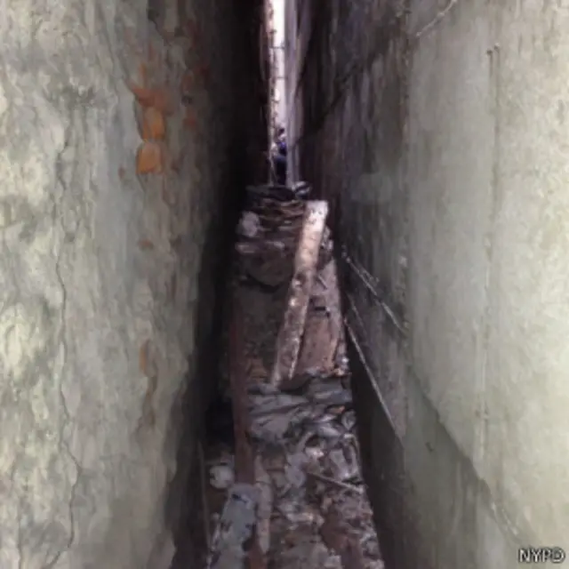 Pedaço de avião encontrado em vão de prédios (NYPD)