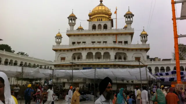 سکھوں کے اس مقدس شہر میں زبردست مقابلے کی امید کی جا رہی ہے