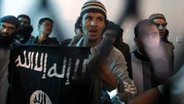 متهمون بالانتماء للقاعدة يمثلون أمام احدى محاكم صنعاء